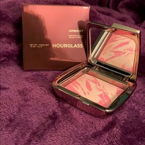 Hourglass Ambient lighting blush